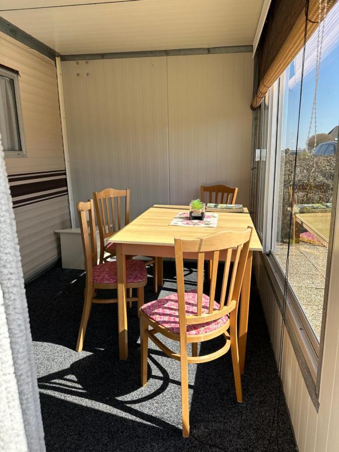 Gezellige Stacaravan Met Groot, Zonnig Terras! Belt-Schutsloot Экстерьер фото