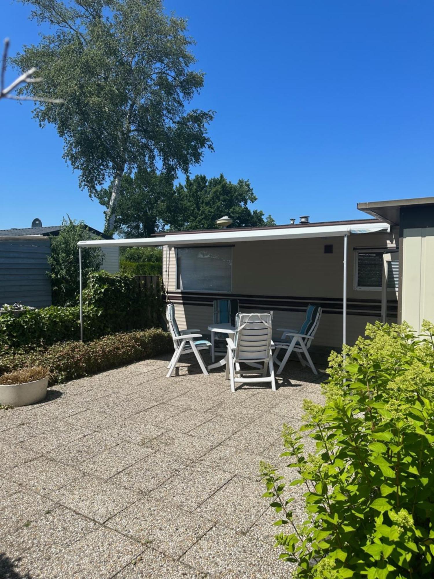 Gezellige Stacaravan Met Groot, Zonnig Terras! Belt-Schutsloot Экстерьер фото